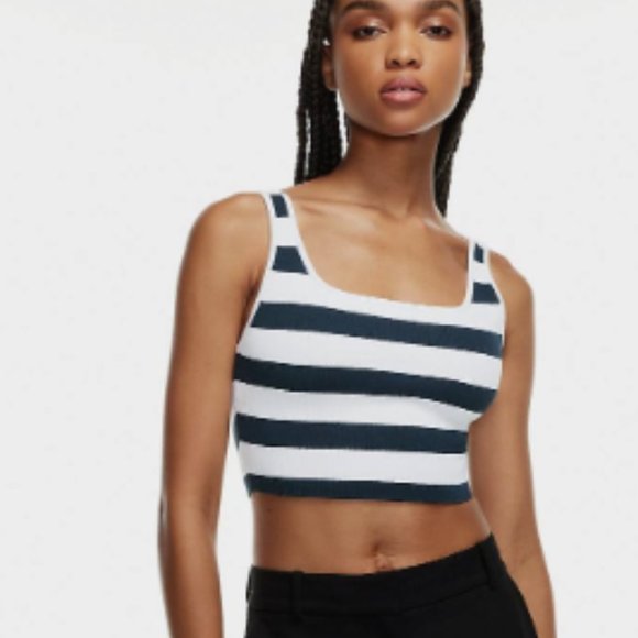 Babaton Sculpt Knit Square Neck Crop Top - Picture 6 of 6